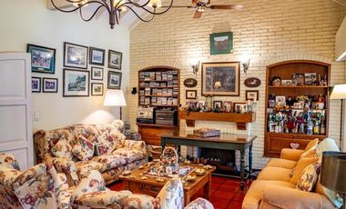 CHALET EN EXCELENTE UBICACION