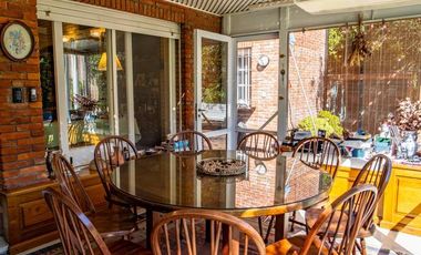 CHALET EN EXCELENTE UBICACION