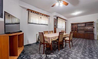 VENTA - Casa 3 dormitorios, con jardín y parrillero   local - Barrio, La Florida, Rosario.