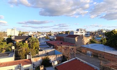 Departamento 2 Ambientes APTO CREDITO con 2 Cocheras y Baulera. VENTA-QUILMES