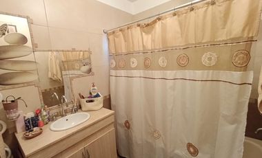 Departamento 2 Ambientes APTO CREDITO con 2 Cocheras y Baulera. VENTA-QUILMES