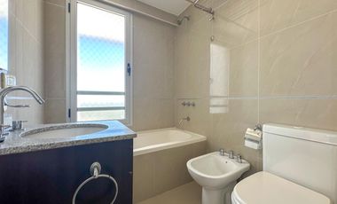 Departamento de 4 ambientes en Banfield Este con cochera y terraza propia