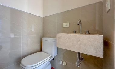 Departamento de 4 ambientes en Banfield Este con cochera y terraza propia