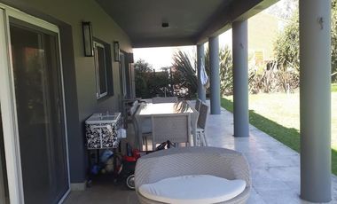 Casa en  VENTA EN EL PARAISO COUNTRY CLUB HIPICO & GOLF