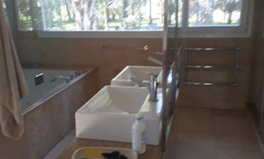 Casa en  VENTA EN EL PARAISO COUNTRY CLUB HIPICO & GOLF