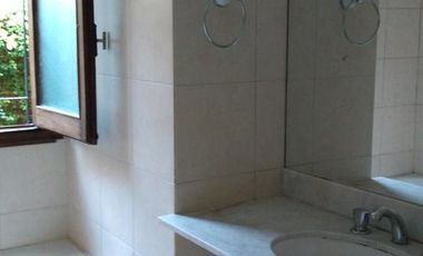 Casa de 3 dormitorios en alquiler anual en Beccar