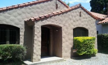 Casa de 3 dormitorios en alquiler anual en Beccar