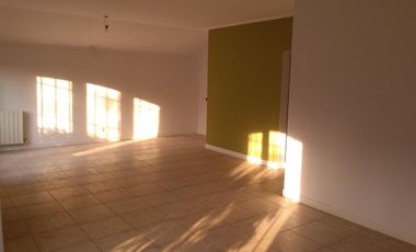 Casa de 3 dormitorios en alquiler anual en Beccar