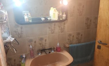 Casa - Venta - Lanús Este - 5 ambientes - Patio - Jardín - Garage