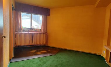 Alquiler de 5 oficinas/consultorios y recepción. Esquina de Av. Pioneros y Av. Boock