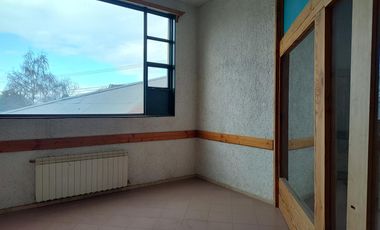 Alquiler de 5 oficinas/consultorios y recepción. Esquina de Av. Pioneros y Av. Boock