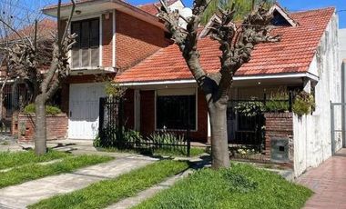 Casa de 4 ambientes en barrio Colinas de Peralta Ramos