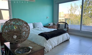 Casa 5 ambientes en Los Alisos Con Pileta