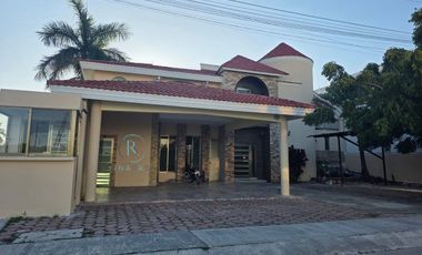 CASA EN RENTA CON PANELES SOLARES  EN CIUDAD DEL CARMEN, CAMPECHE.