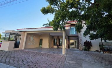 CASA EN RENTA CON PANELES SOLARES  EN CIUDAD DEL CARMEN, CAMPECHE.