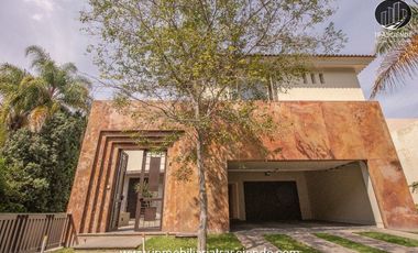 CASA EN RENTA EN VALLE REAL, ZAPOPAN, JALISCO, ZONA REAL.