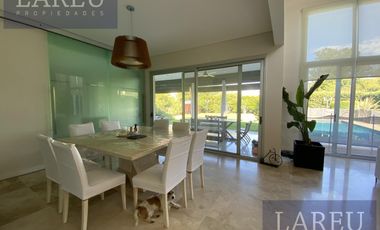 Casa en La Lomada De Pilar