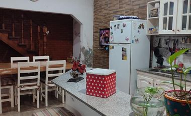 CASA 3 AMBIENTES VENTA EN O HIGGINGS 488 (GERLI)