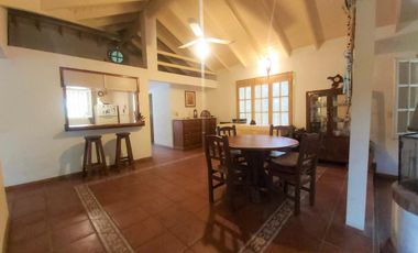 Hermosa Casa Quinta En Venta ¡3.000 m2 de terreno! Barrio Parque Exaltación