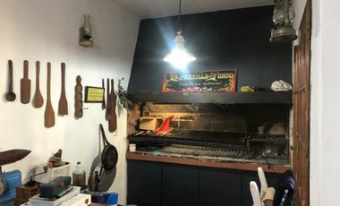 Casa 4 ambientes - Pileta, Jardin. Villa Adelina  Venta!