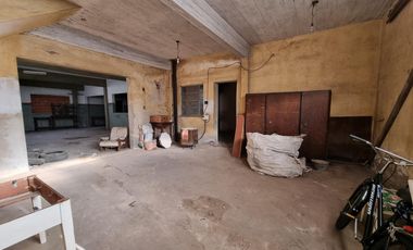 Galpón en 2 plantas + vivienda de 3 ambientes.