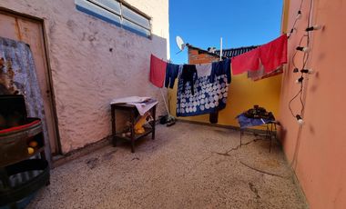 Galpón en 2 plantas + vivienda de 3 ambientes.