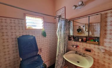 Galpón en 2 plantas + vivienda de 3 ambientes.