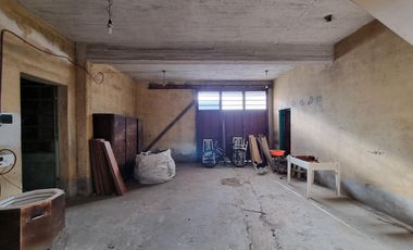 Galpón en 2 plantas + vivienda de 3 ambientes.