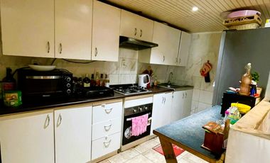 CASA EN EL BOSQUE CON PISCINA Y 4 DORMITORIOS