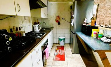 CASA EN EL BOSQUE CON PISCINA Y 4 DORMITORIOS