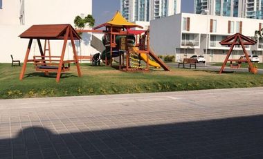 Departamento en planta baja amueblado y con jardin en Juriquilla