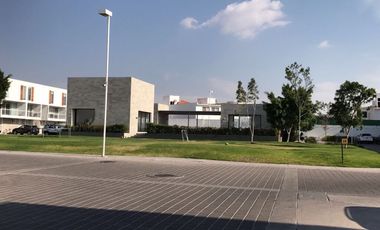 Departamento en planta baja amueblado y con jardin en Juriquilla