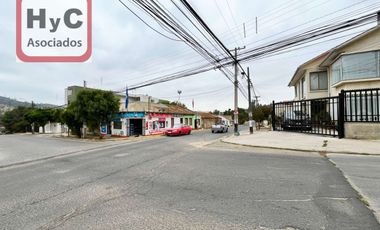 Arriendo de terreno con bodegas Ideal para almacenamiento