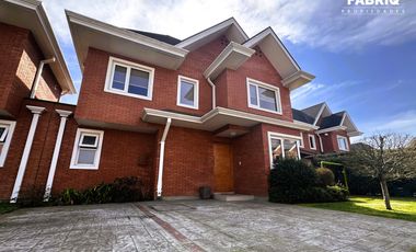 LINDA CASA EN CONDOMINIO 4DORM + 3BAÑOS + QUINCHO Y TERRAZA