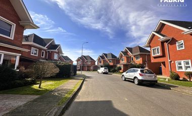LINDA CASA EN CONDOMINIO 4DORM + 3BAÑOS + QUINCHO Y TERRAZA