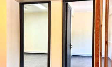 EXCELENTE OFICINA EN PRIMER PISO CON ESTACIONAMIENTO