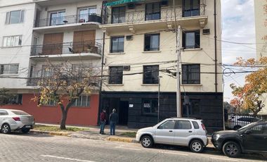 EXCELENTE OFICINA EN PRIMER PISO CON ESTACIONAMIENTO