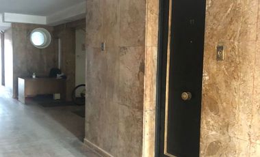 EXCELENTE OFICINA EN PRIMER PISO CON ESTACIONAMIENTO