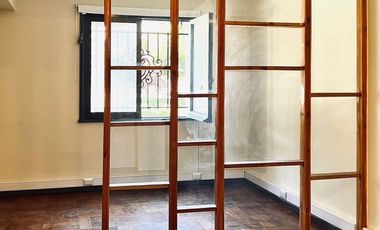 EXCELENTE OFICINA EN PRIMER PISO CON ESTACIONAMIENTO