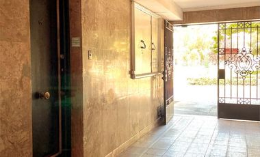 EXCELENTE OFICINA EN PRIMER PISO CON ESTACIONAMIENTO