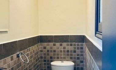 EXCELENTE OFICINA EN PRIMER PISO CON ESTACIONAMIENTO