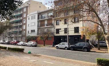 EXCELENTE OFICINA EN PRIMER PISO CON ESTACIONAMIENTO