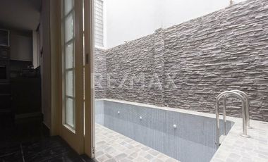 Vendo Casa con Piscina en condominio.