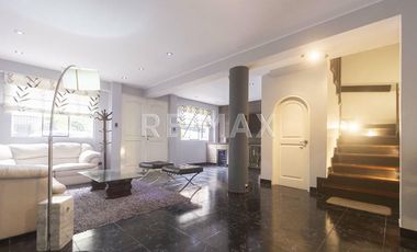 Vendo Casa con Piscina en condominio.