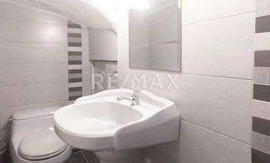 Vendo Casa con Piscina en condominio.