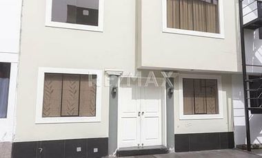 Vendo Casa con Piscina en condominio.