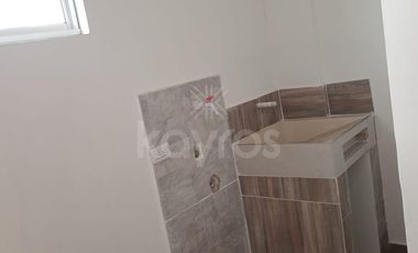 Casa de 2 pisos en venta en el barrio Holanda, Montería: 5 habitaciones, 3 baños y ubicación estratégica