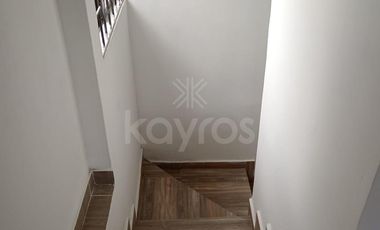 Casa de 2 pisos en venta en el barrio Holanda, Montería: 5 habitaciones, 3 baños y ubicación estratégica