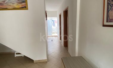 Casa de 2 pisos en venta en el barrio Holanda, Montería: 5 habitaciones, 3 baños y ubicación estratégica