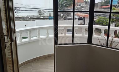 Casa de 2 pisos en venta en el barrio Holanda, Montería: 5 habitaciones, 3 baños y ubicación estratégica
